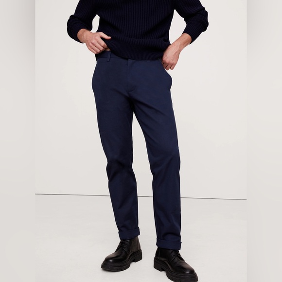 Banana Republic Men’s Straight Italian-Stretch Chino Pant